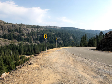 Plenty of hairpin turns and few yellow lines.
